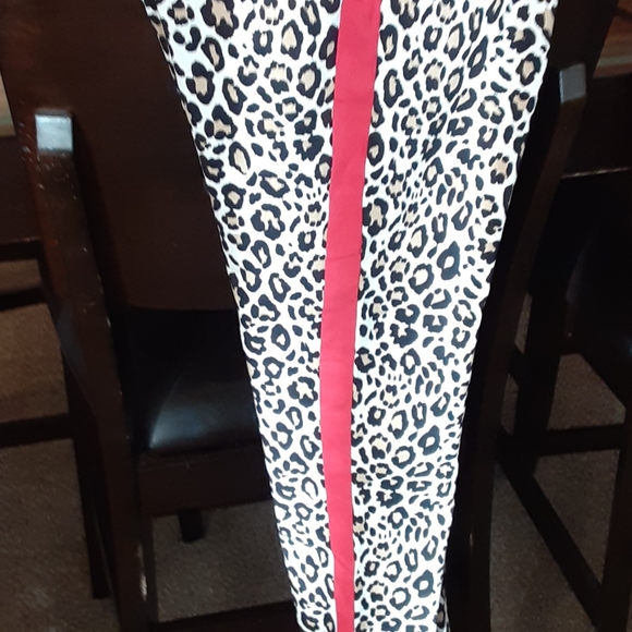 Bottom - Picture 4 of 4